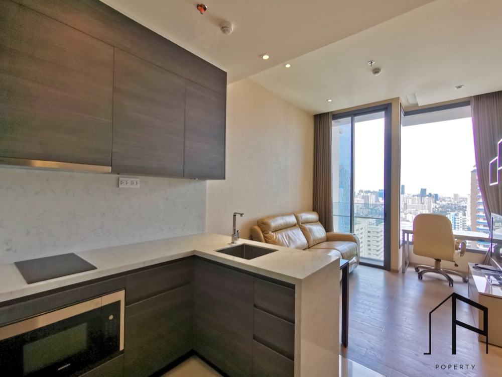 The Esse Asoke ให้เช่า 1-bed Fully Furnished