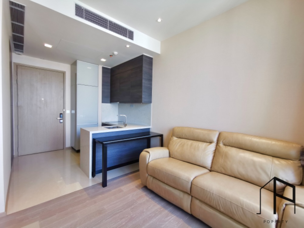 The Esse Asoke ให้เช่า 1-bed Fully Furnished